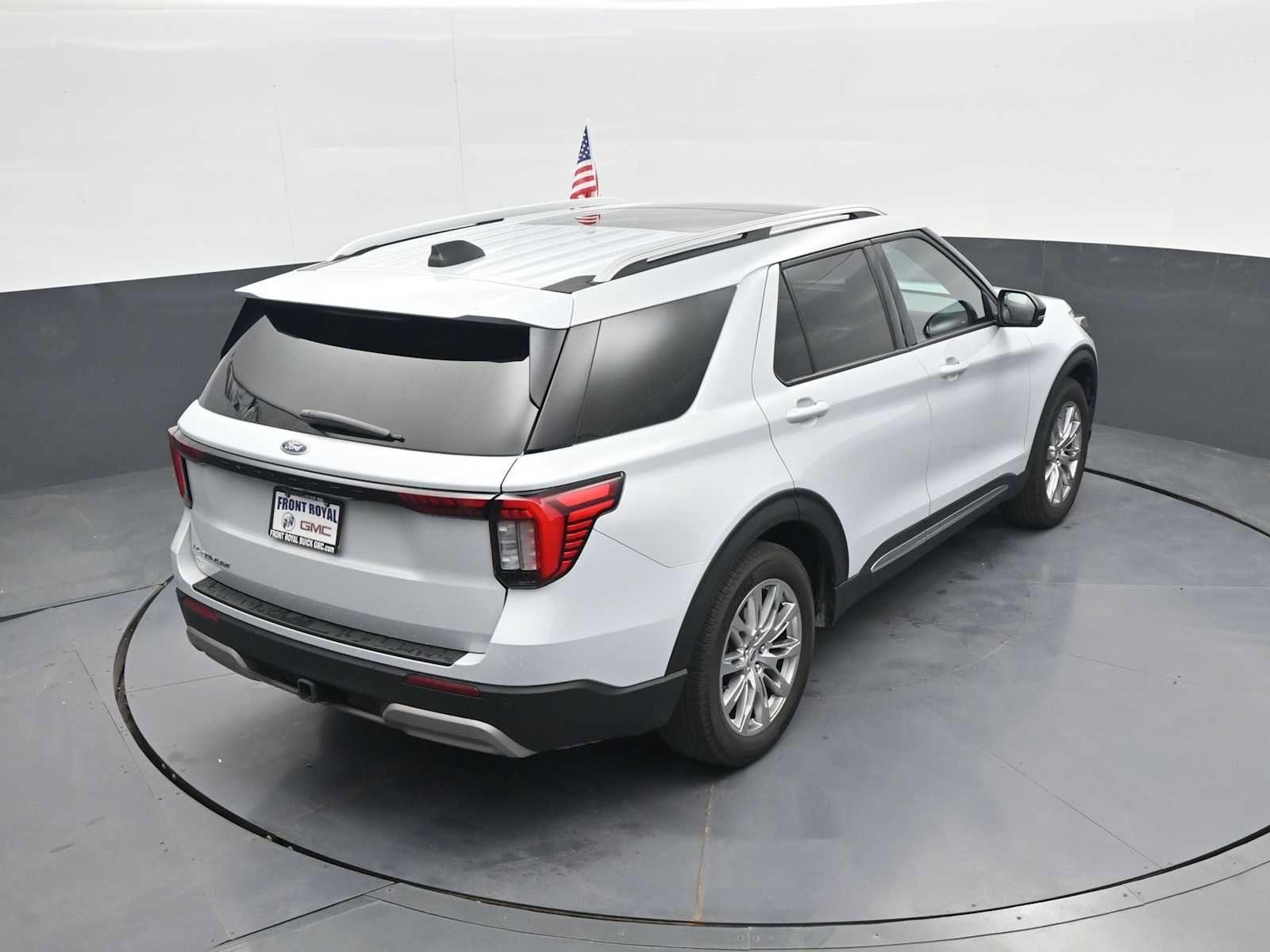 Certified 2025 Ford Explorer Platinum RWD image 38