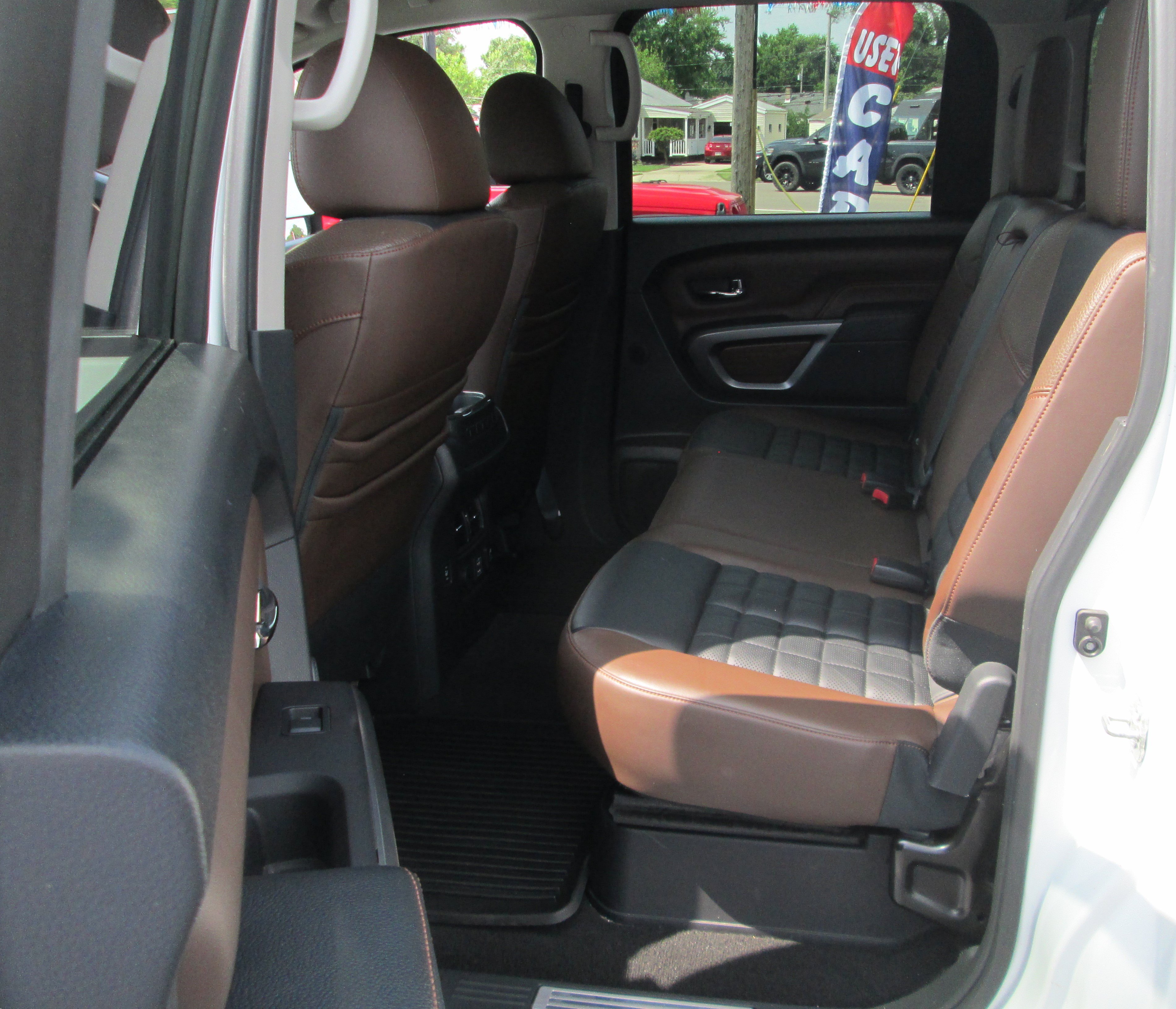 Used 2019 Nissan Titan Platinum Reserve w/ Platinum Utility Package AWD/4WD image 15