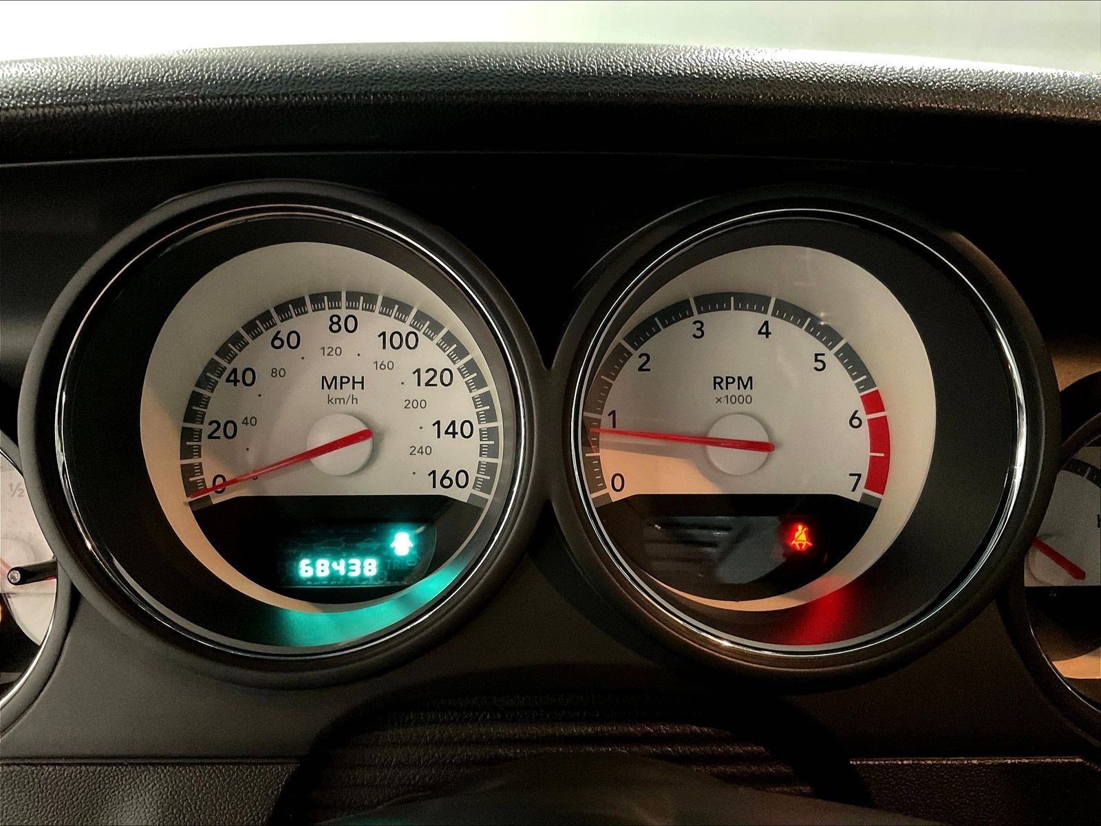 Used 2010 Dodge Challenger R/T RWD image 10