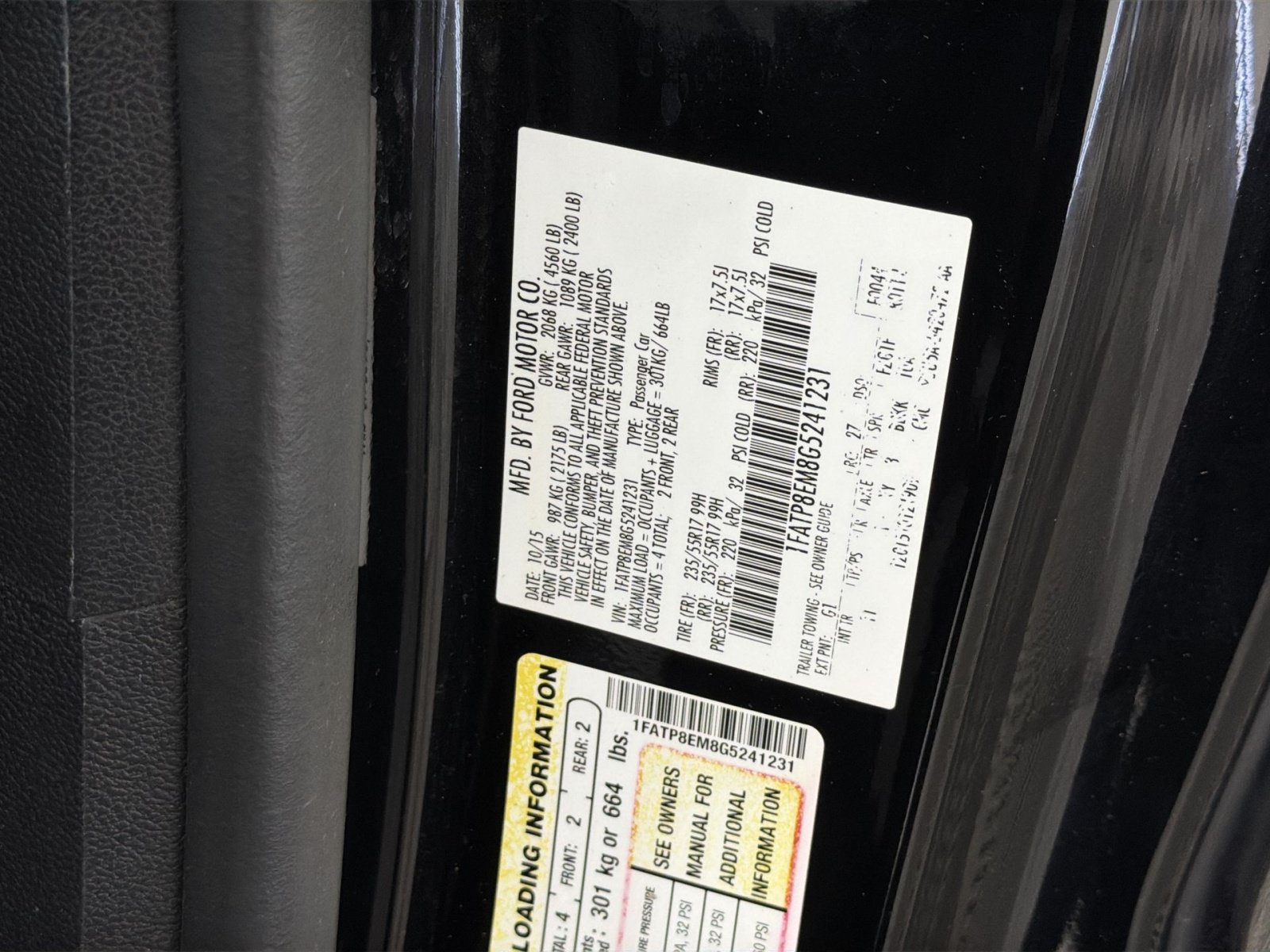 Used 2016 Ford Mustang Convertible RWD image 26