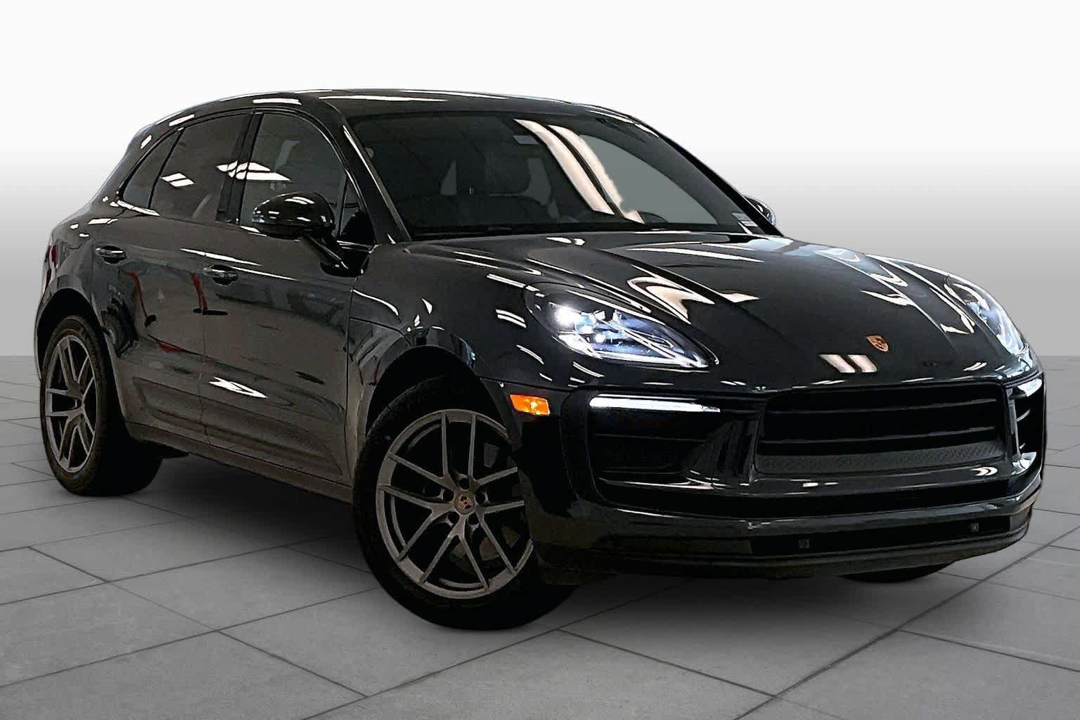 Used 2022 Porsche Macan AWD/4WD image 2