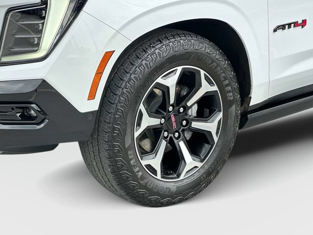 Used 2025 GMC Yukon XL AT4 w/ AT4 Premium Plus Package AWD/4WD image 29