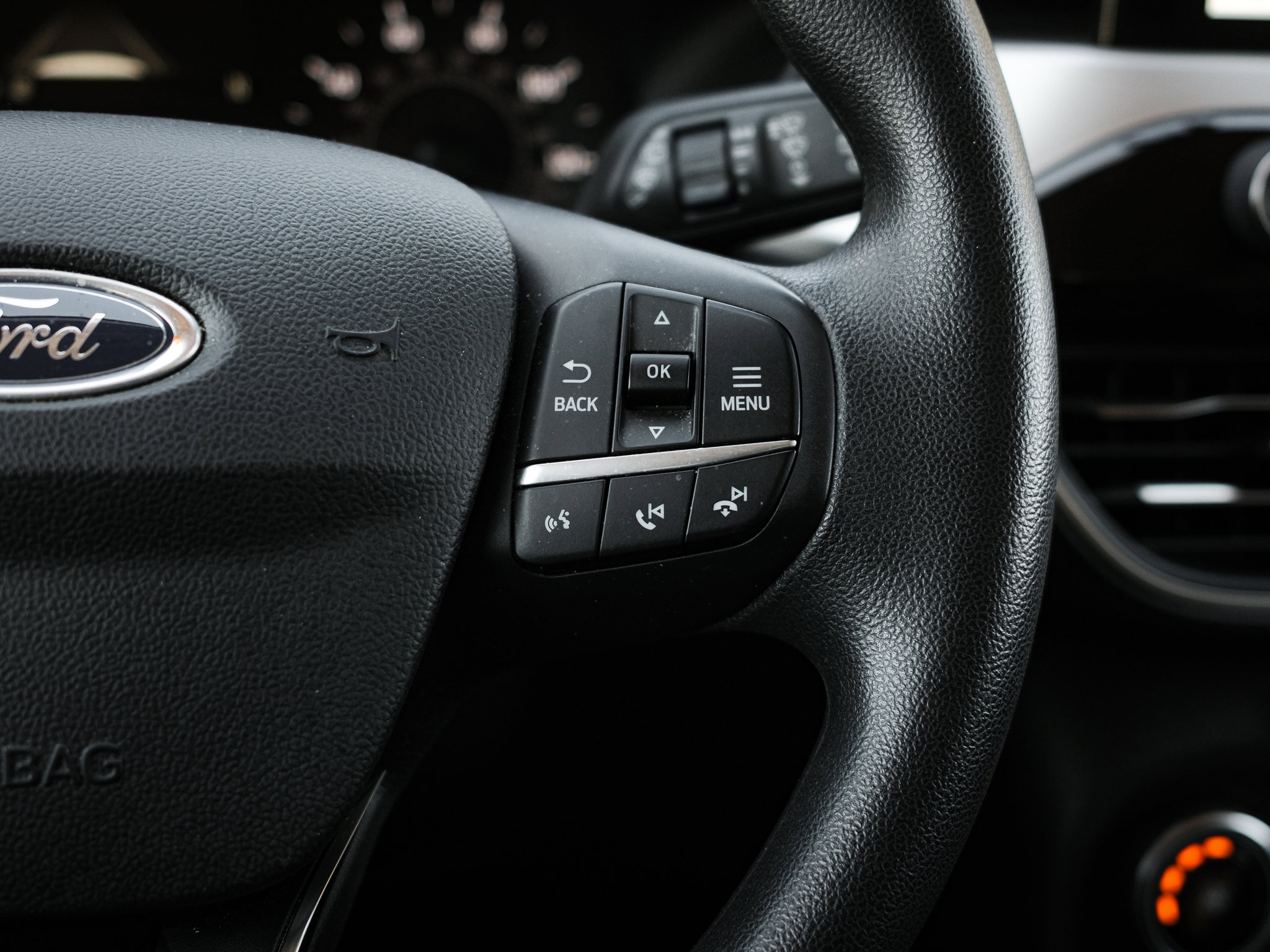 Used 2020 Ford Escape SE image 21