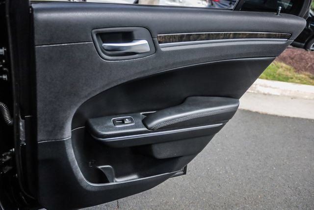Used 2015 Chrysler 300 C RWD image 51