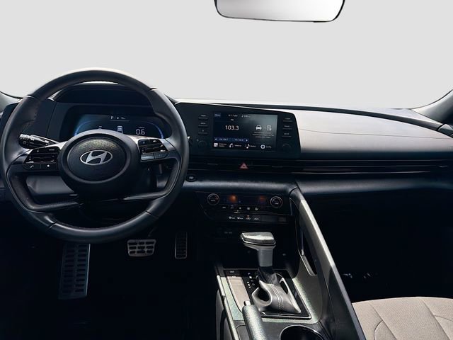 Certified 2025 Hyundai Elantra Sport FWD image 21