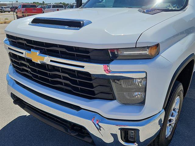 Used 2025 Chevrolet Silverado 2500 LT w/ Convenience Package AWD/4WD image 7