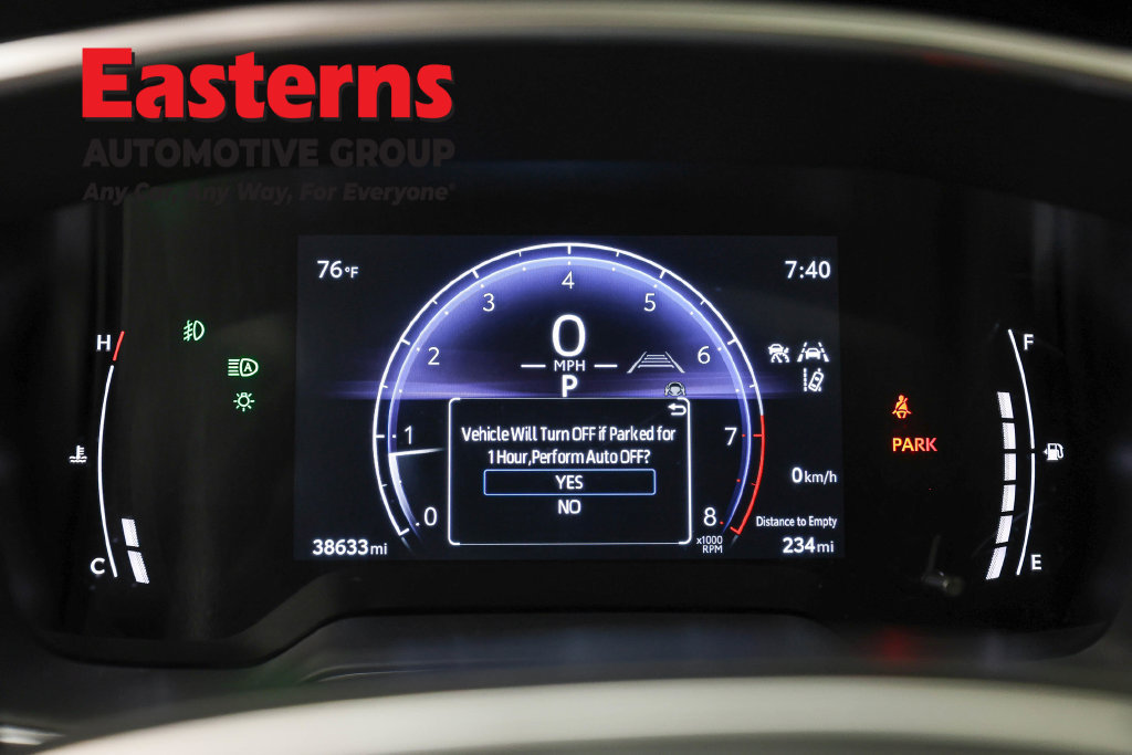 Used 2023 Toyota Corolla Cross XLE AWD/4WD image 19