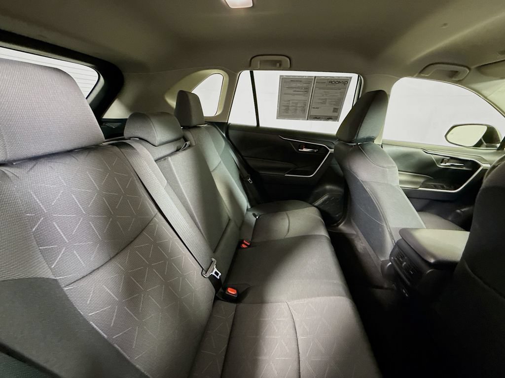 Used 2023 Toyota RAV4 XLE AWD/4WD image 27