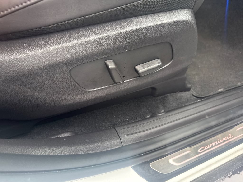 Used 2024 Kia Carnival SX FWD image 36