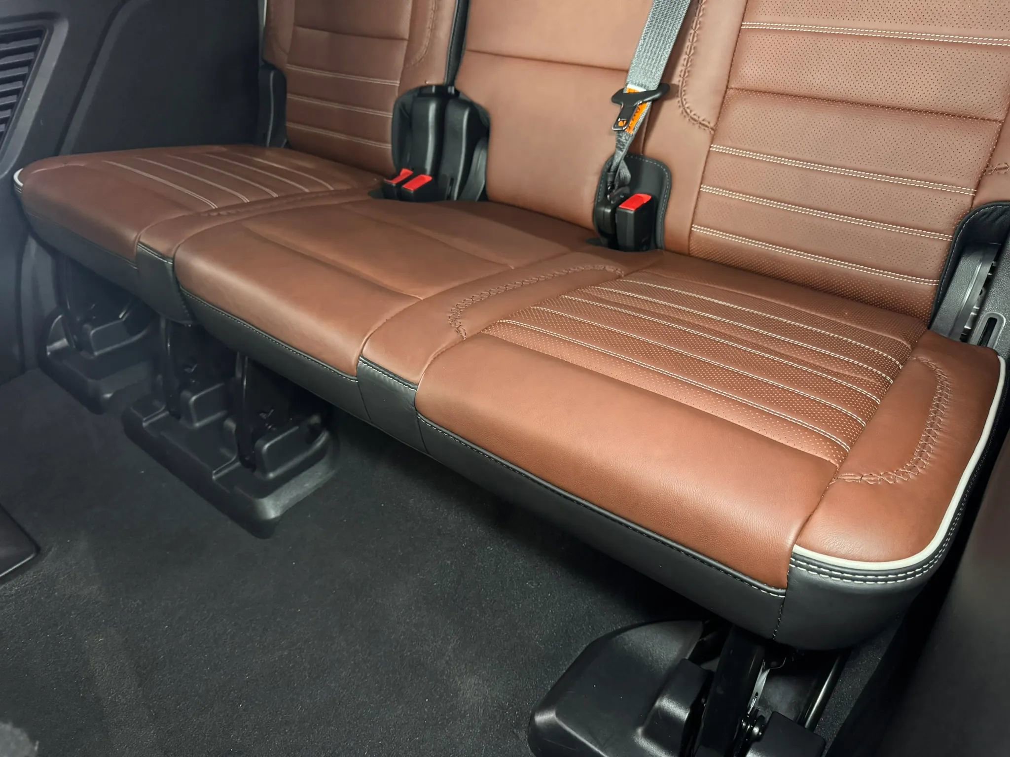 Used 2023 GMC Yukon Denali Ultimate AWD/4WD image 25