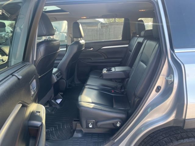 Used 2015 Toyota Highlander XLE image 25