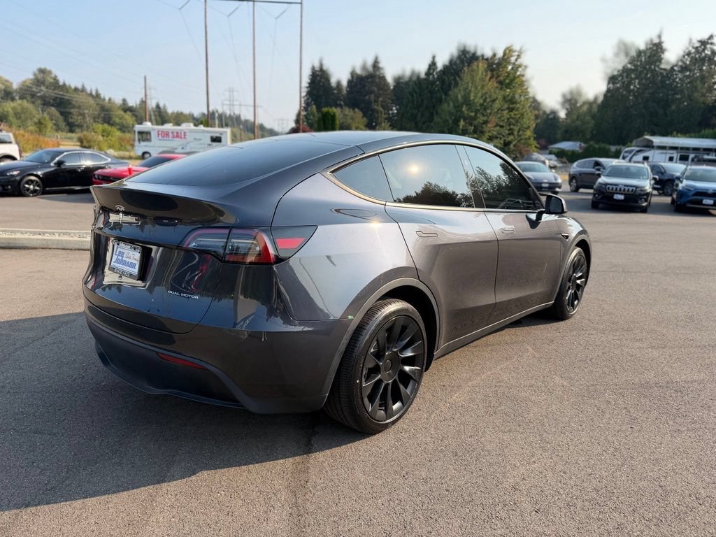 Used 2024 Tesla Model Y Long Range AWD/4WD image 5