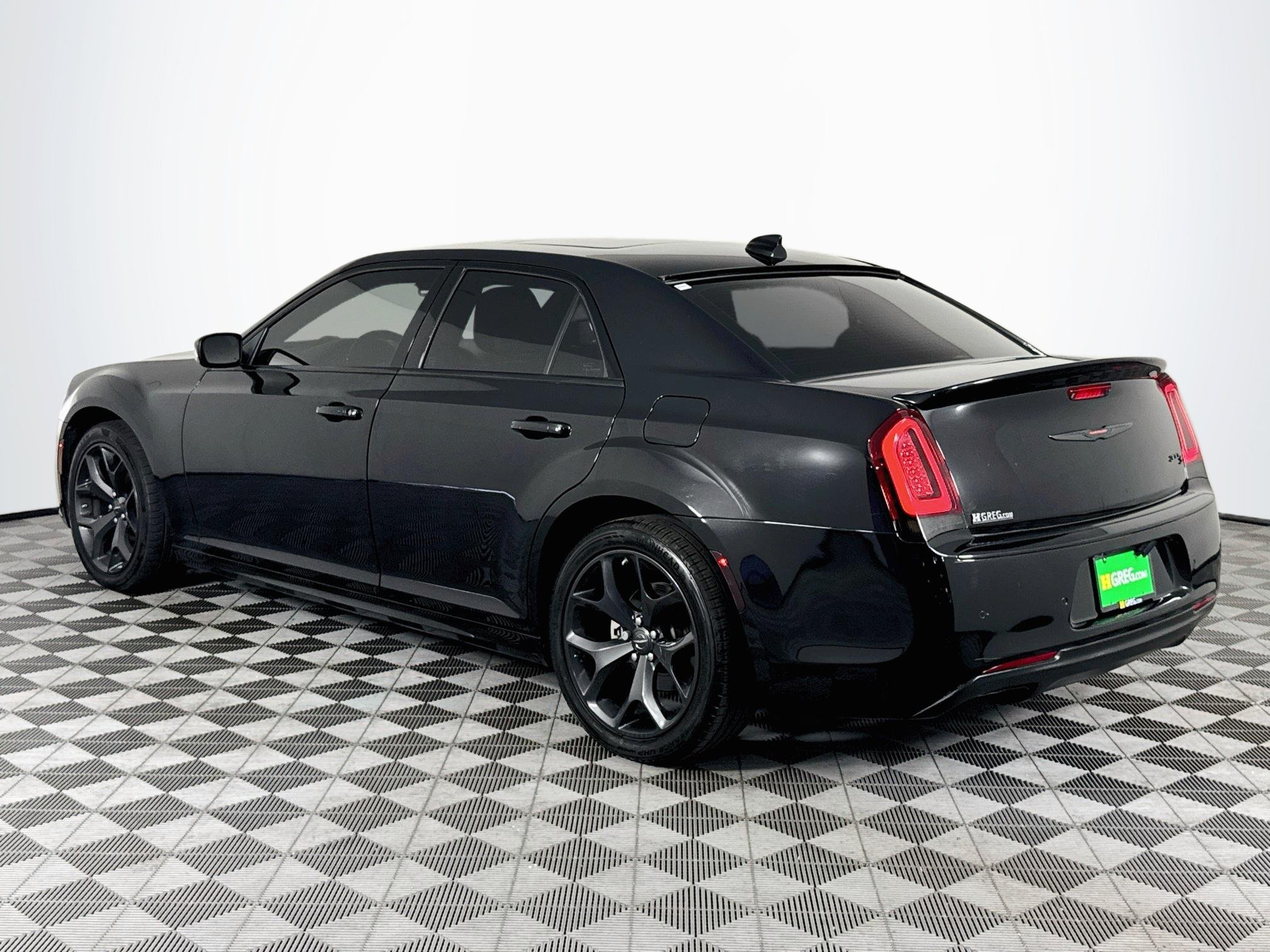 Used 2022 Chrysler 300 S w/ Comfort Group RWD image 6