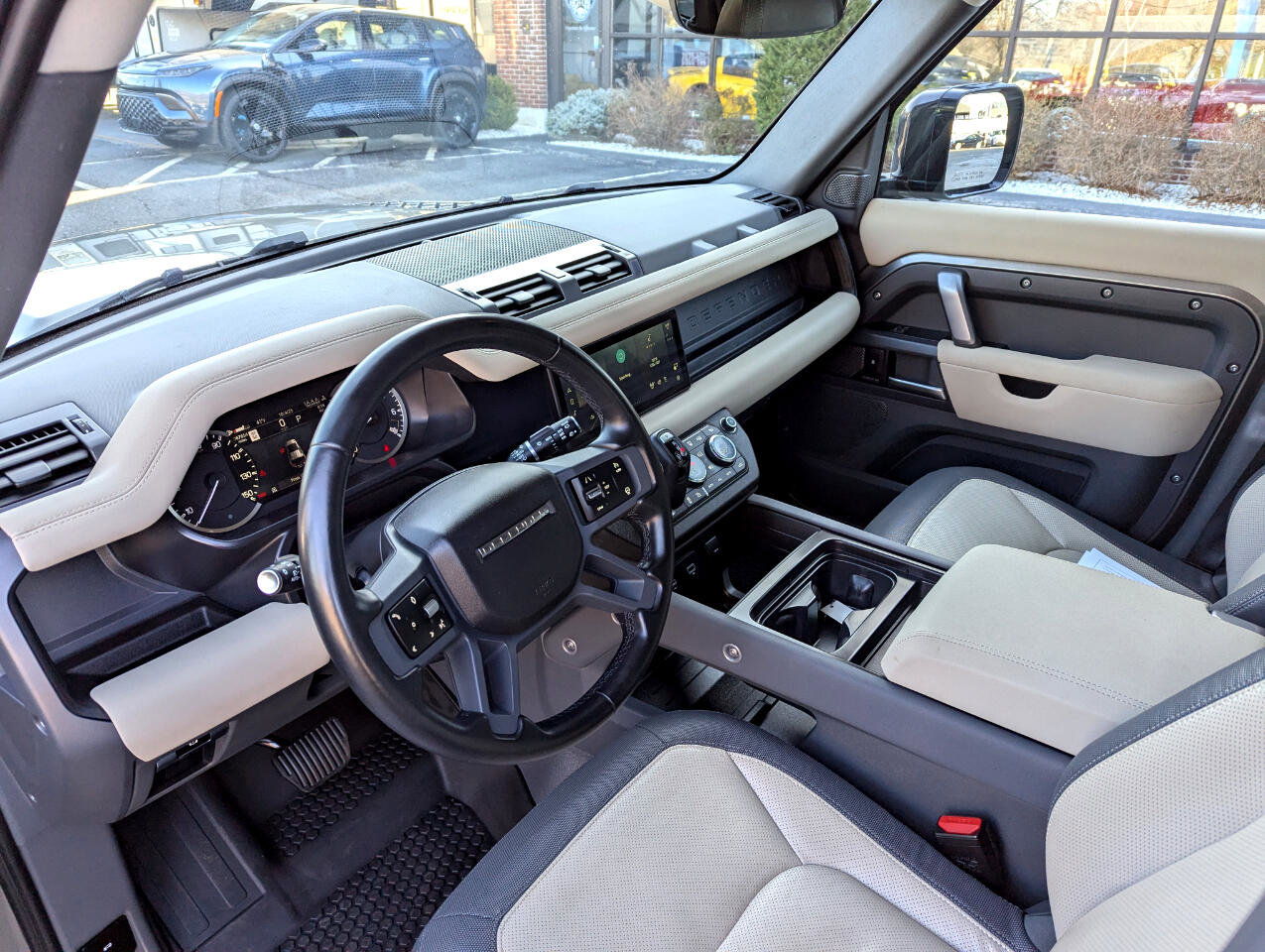 Used 2023 Land Rover Defender 110 X-Dynamic SE image 14