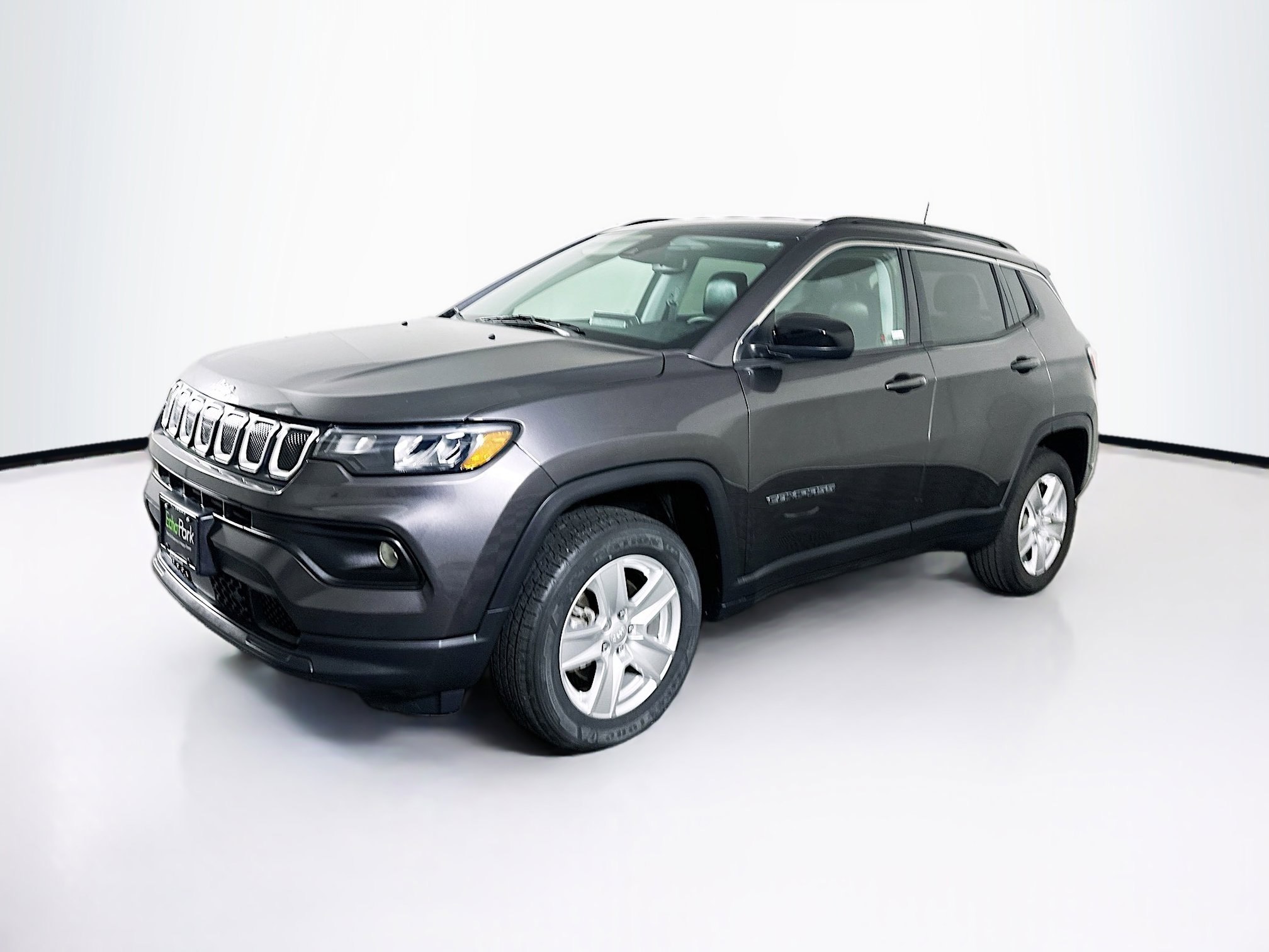 Used 2022 Jeep Compass Latitude image 3