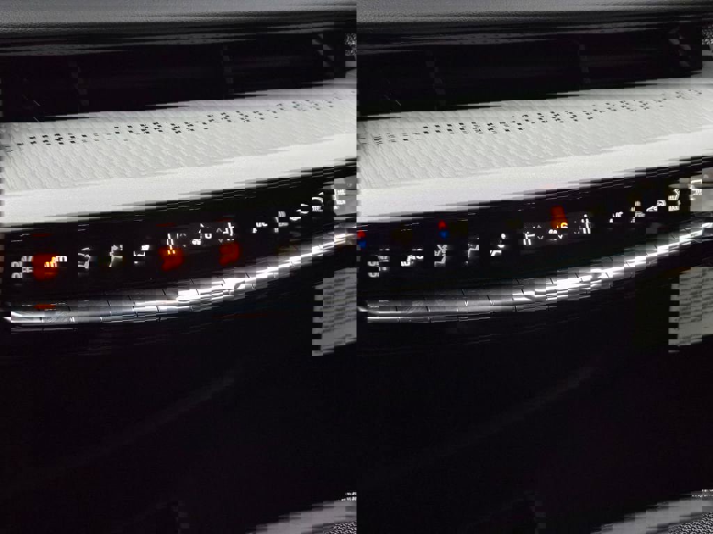 New 2026 Cadillac Optiq Luxury 1 w/ LPO, Floor Liner Package image 21