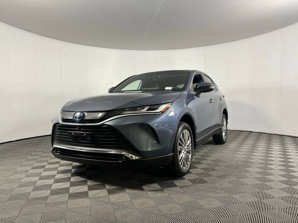 Used 2024 Toyota Venza Limited image 3