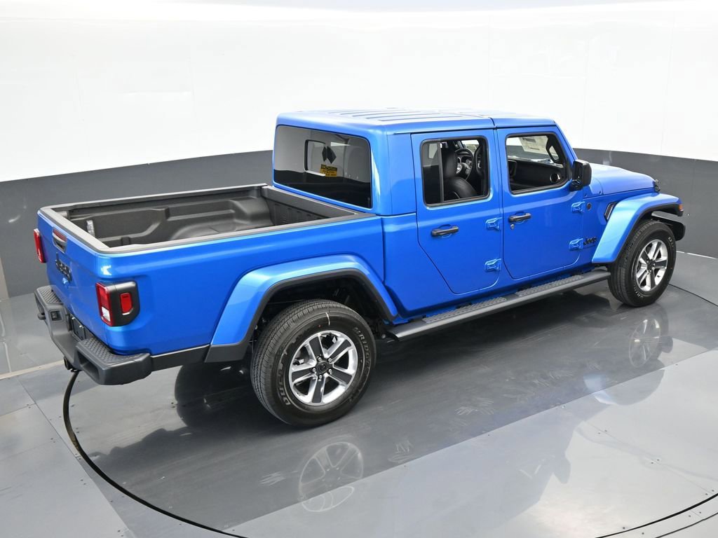 Used 2024 Jeep Gladiator Sport w/ Premium Package image 17