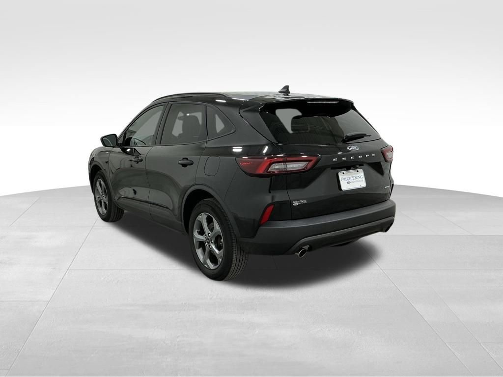 Used 2025 Ford Escape ST-Line image 3