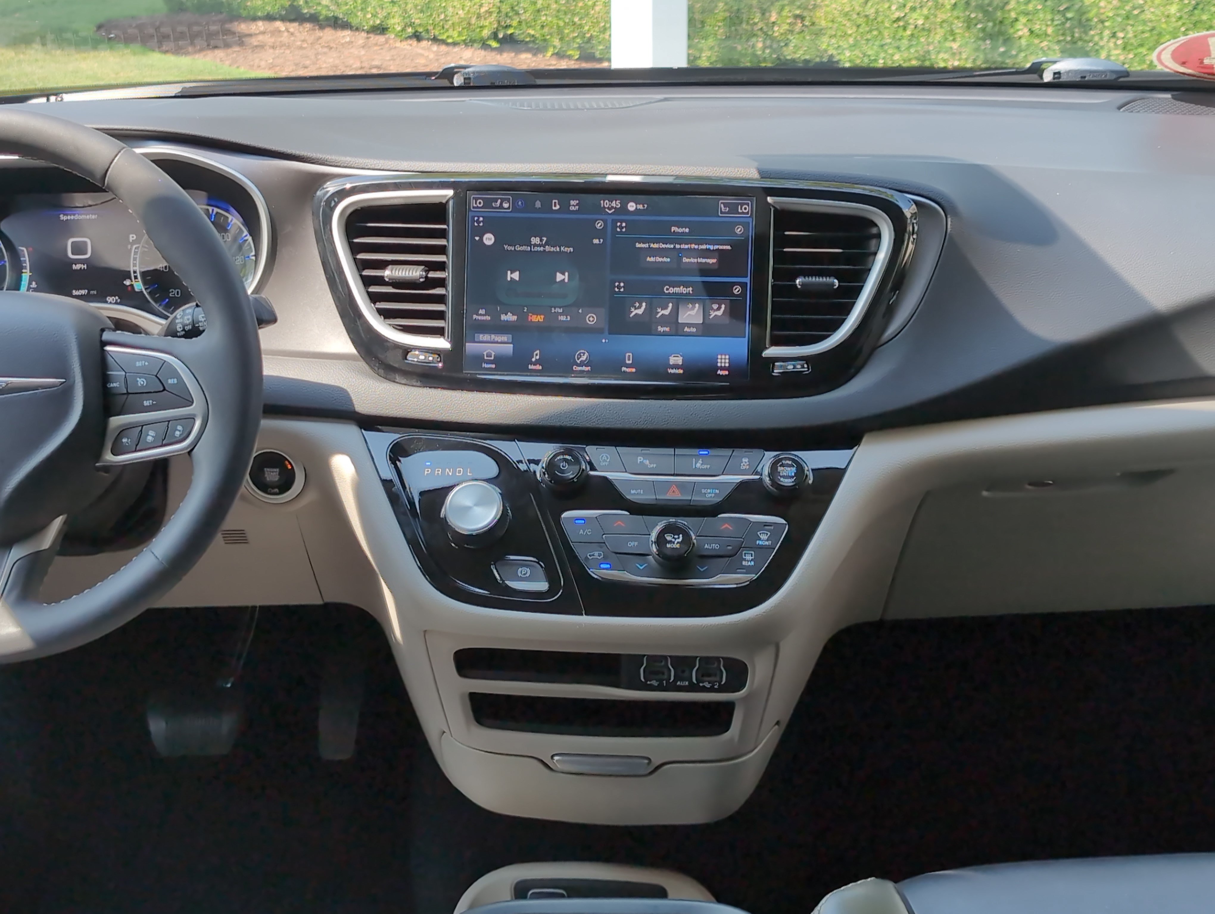 Used 2024 Chrysler Pacifica Touring-L FWD image 28