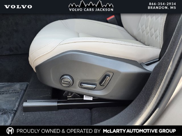New 2026 Volvo XC60 B5 Plus w/ Protection Package Premier AWD/4WD image 11