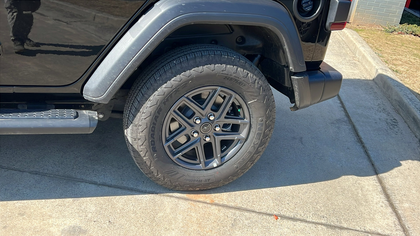 Certified 2025 Jeep Wrangler Sport S image 12