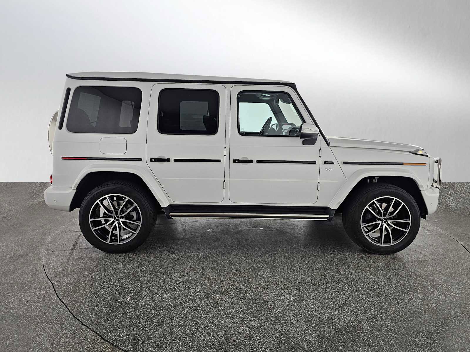 Used 2024 Mercedes-Benz G 550 image 2