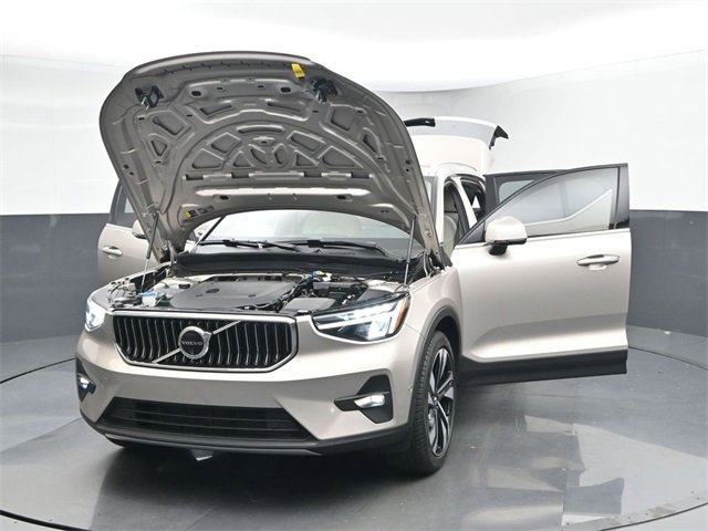 Used 2024 Volvo XC40 B5 Plus w/ Protection Package Premier image 52