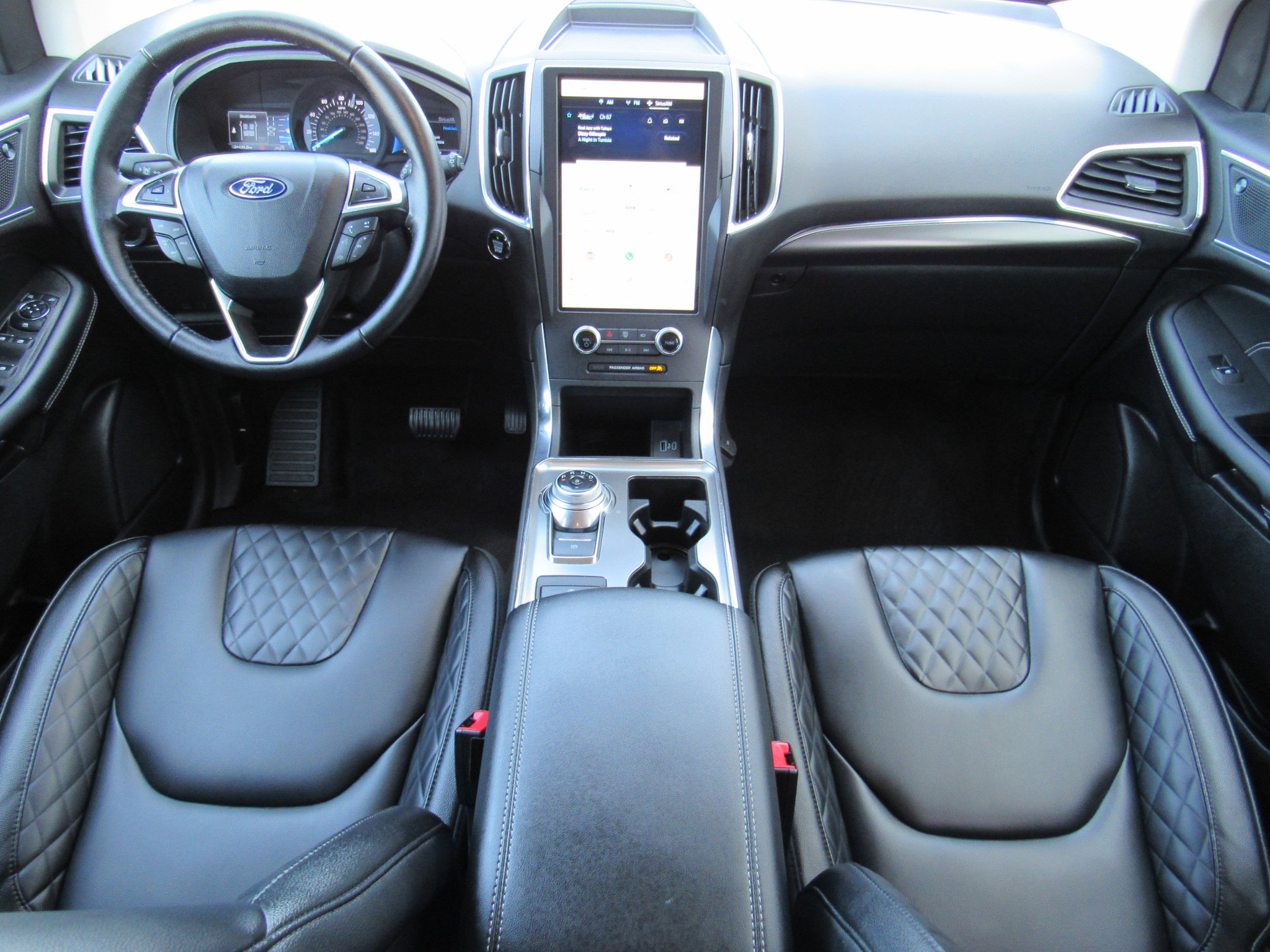 Used 2024 Ford Edge Titanium image 32