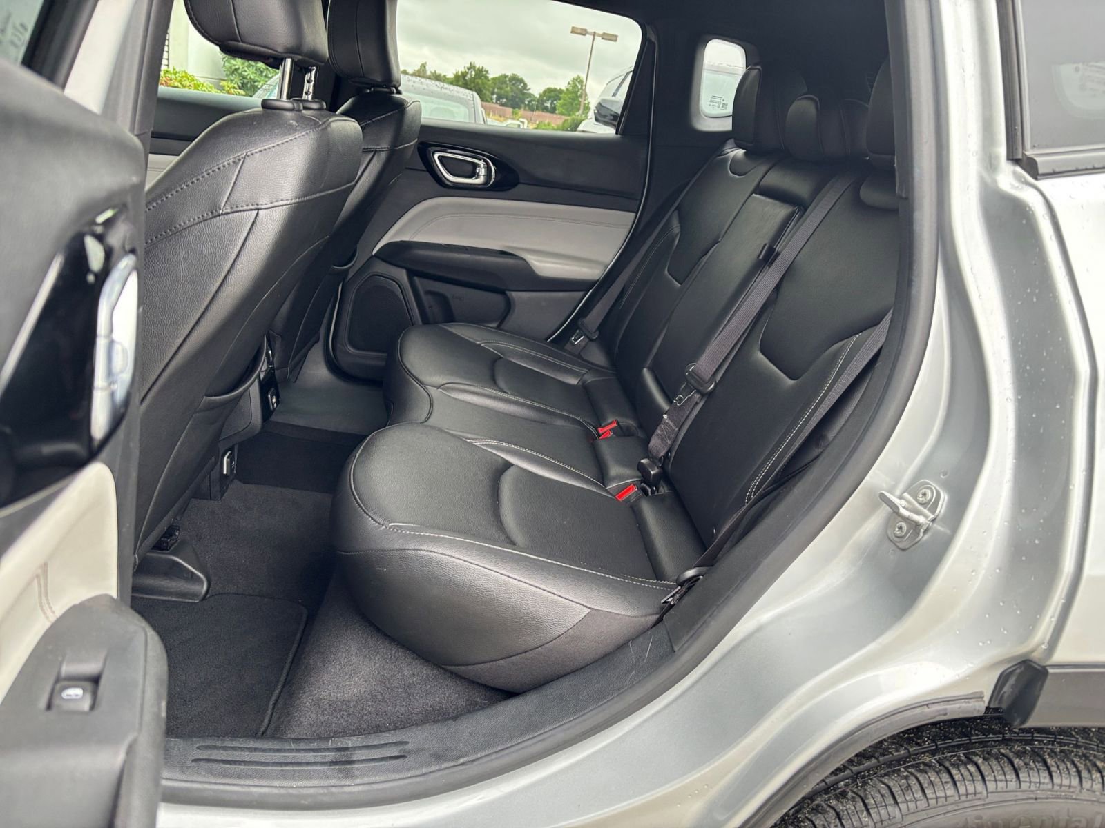 Used 2025 Jeep Compass Limited AWD/4WD image 38