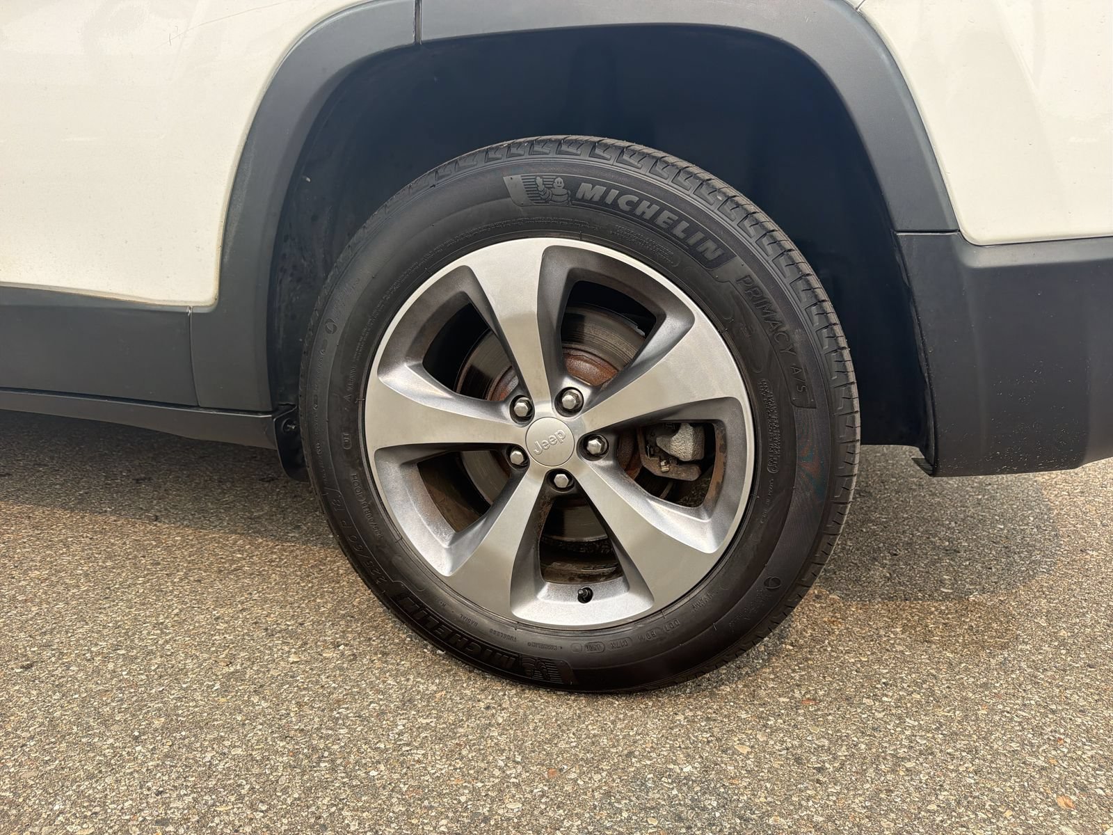 Used 2019 Jeep Cherokee Limited AWD/4WD image 15