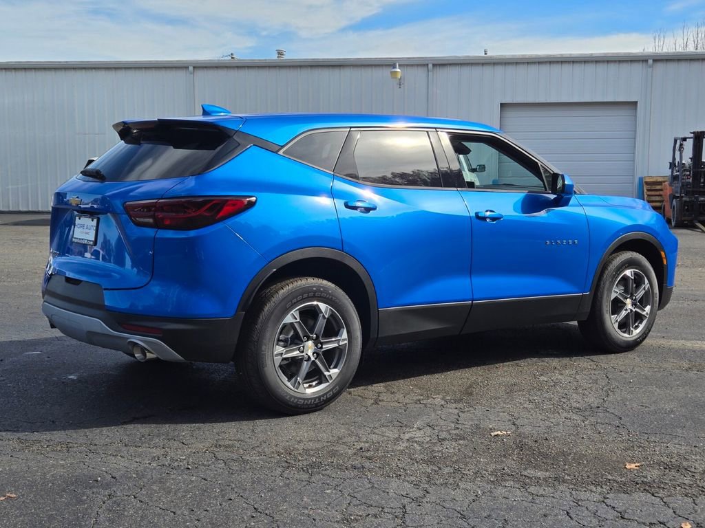 New 2025 Chevrolet Blazer LT FWD image 4