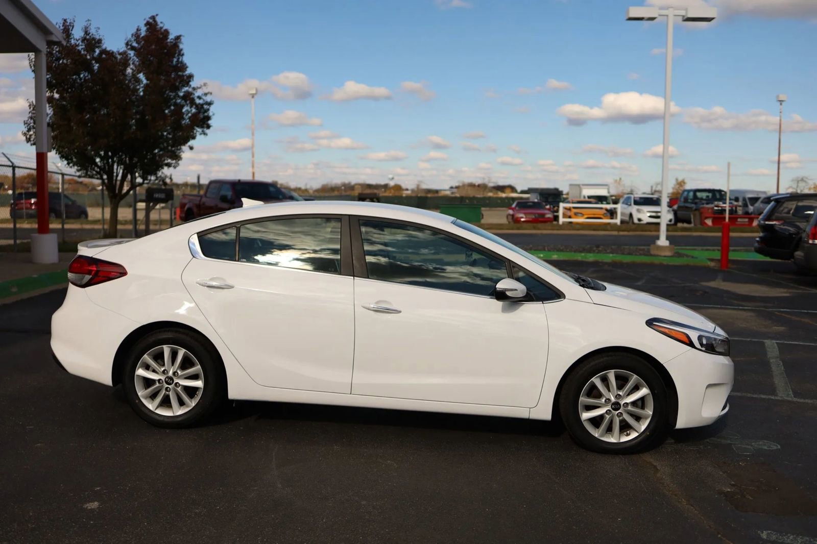Used 2017 Kia Forte S w/ S Technology Package image 4