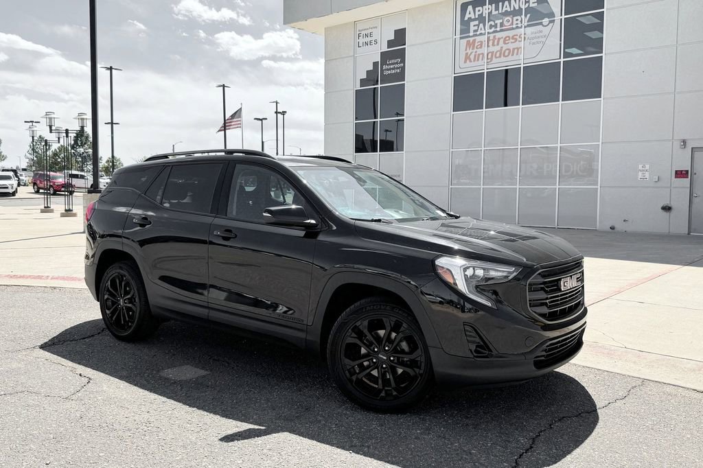 Used 2021 GMC Terrain SLT w/ Infotainment Package II AWD/4WD image 2