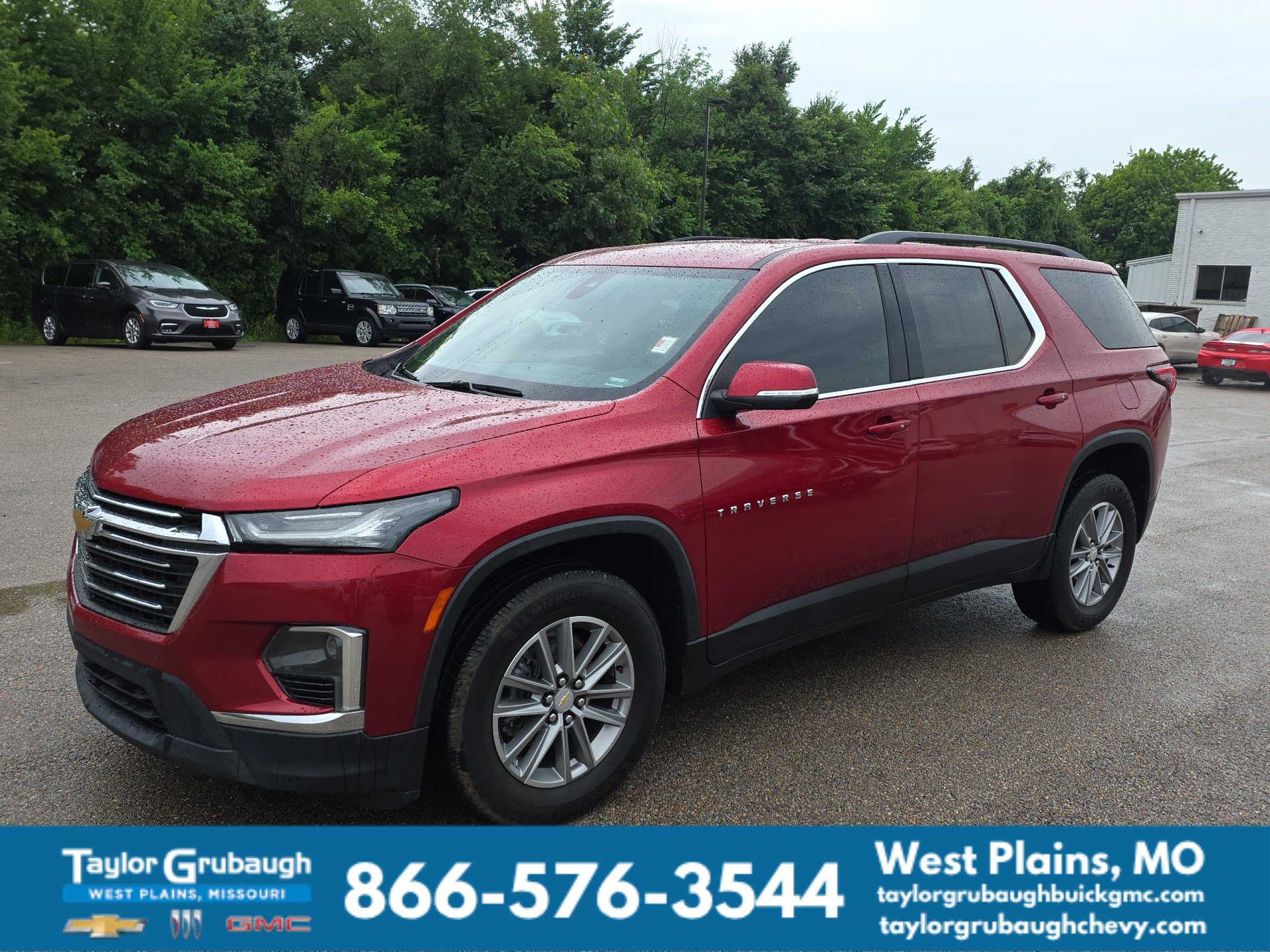 Used 2023 Chevrolet Traverse LT FWD image 4