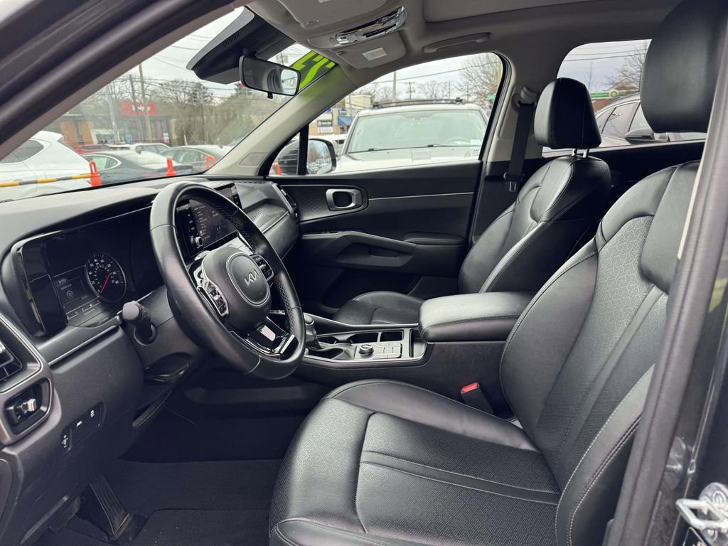 Used 2023 Kia Sorento S w/ Panoramic Sunroof Package image 14