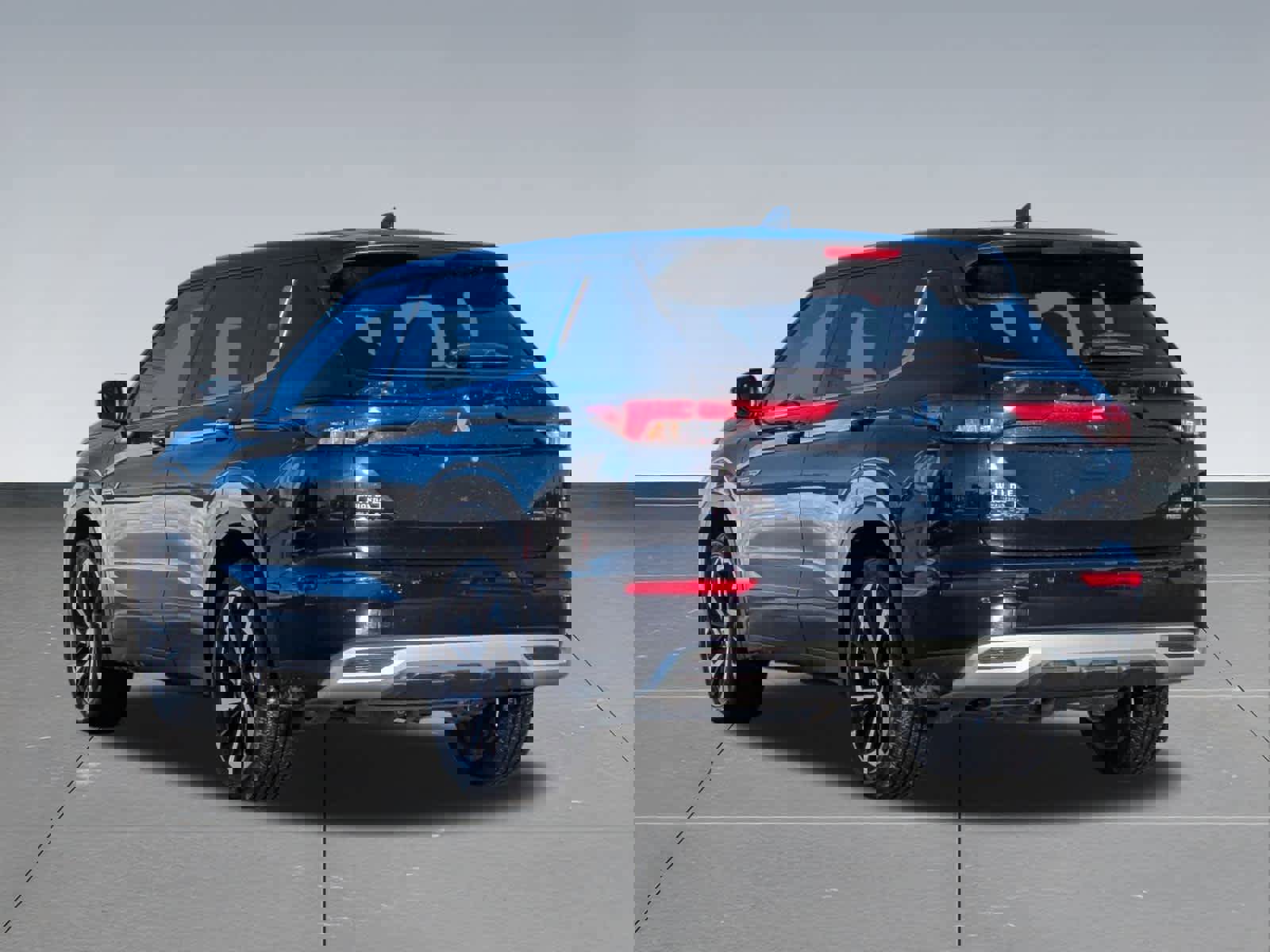 Used 2023 Mitsubishi Outlander SE image 4