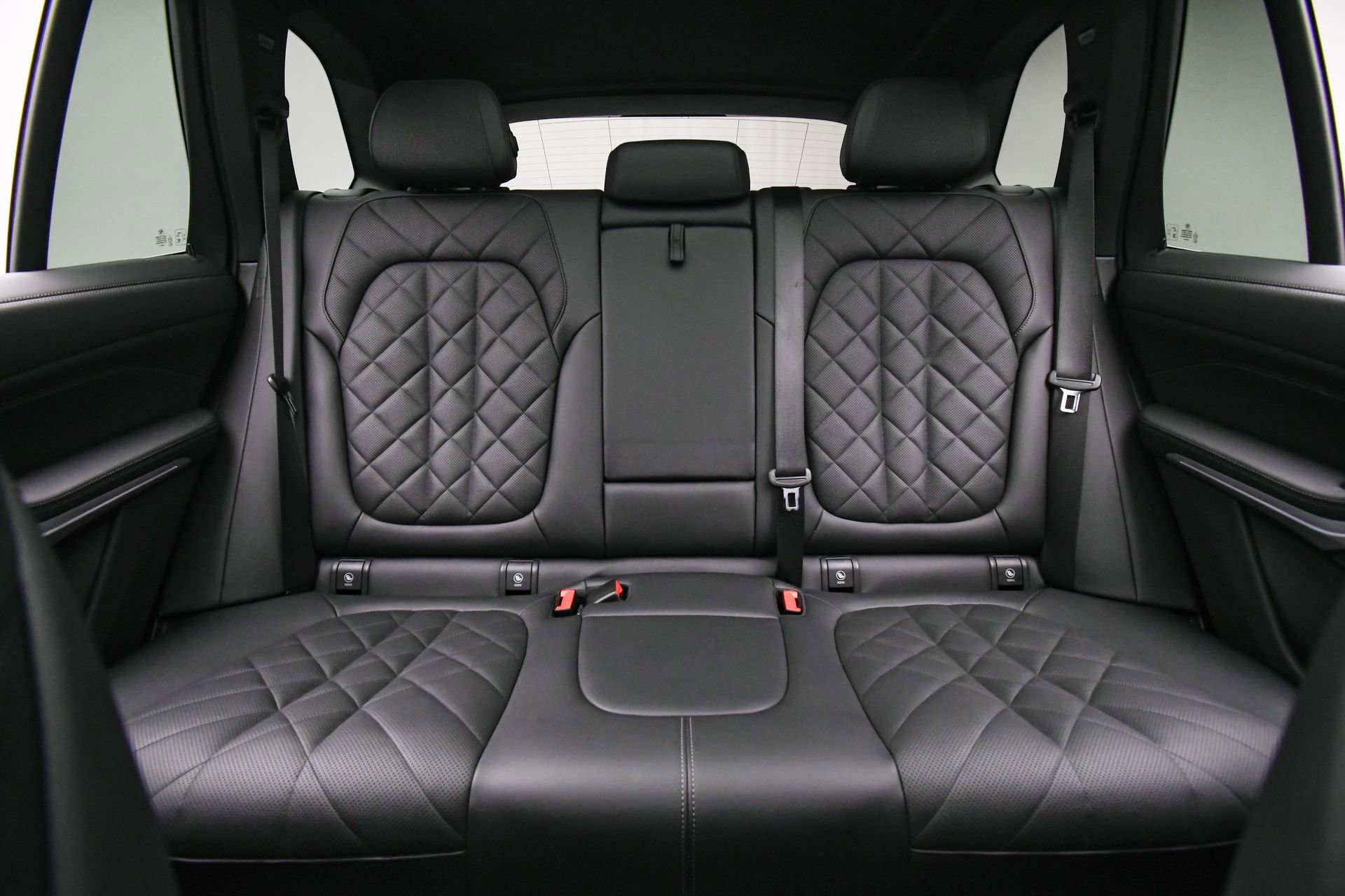 Used 2024 BMW X5 xDrive40i w/ Parking Assistance Package image 19