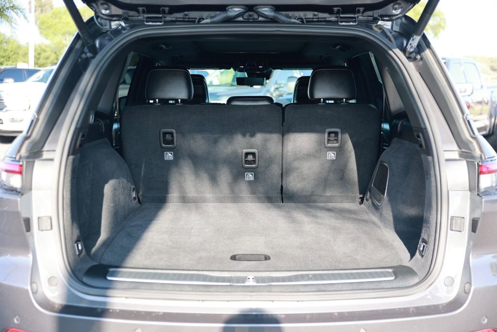 Used 2023 Jeep Grand Cherokee Overland w/ Advanced Protech Group III AWD/4WD image 39