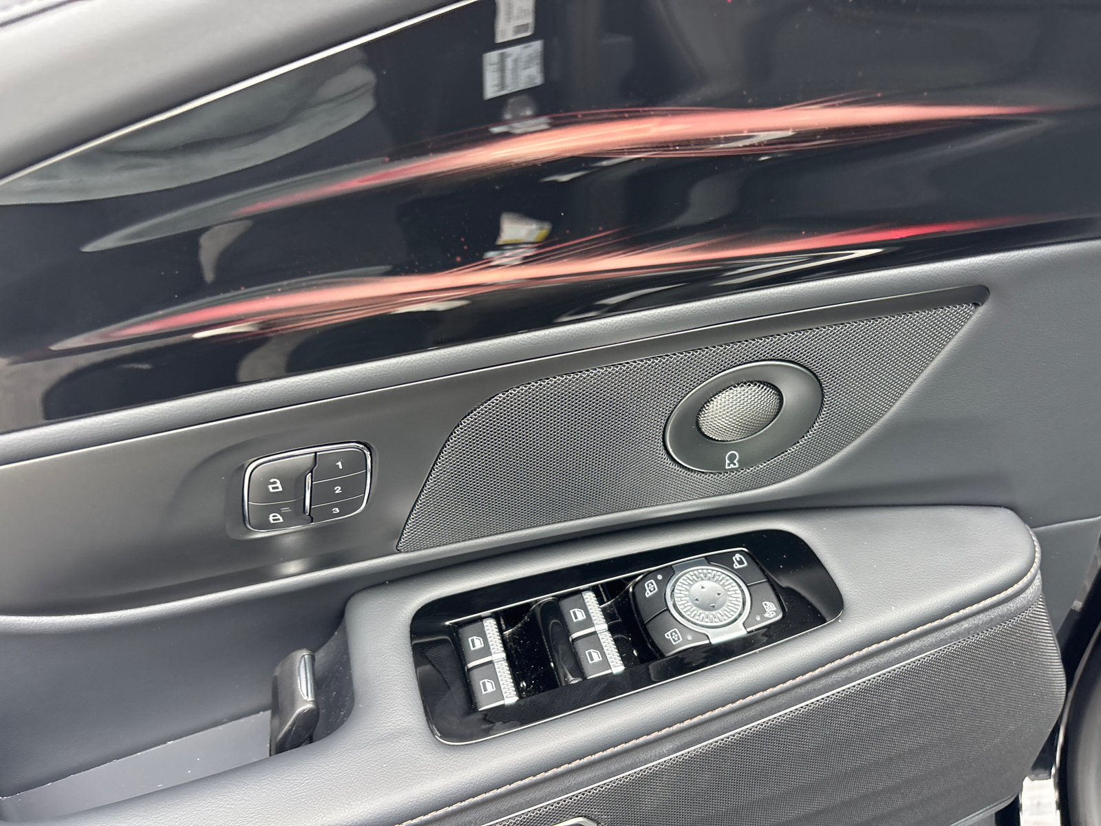 New 2026 Lincoln Nautilus Reserve AWD/4WD image 12