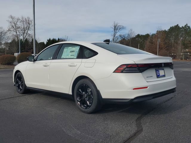 Used 2025 Honda Accord SE image 6