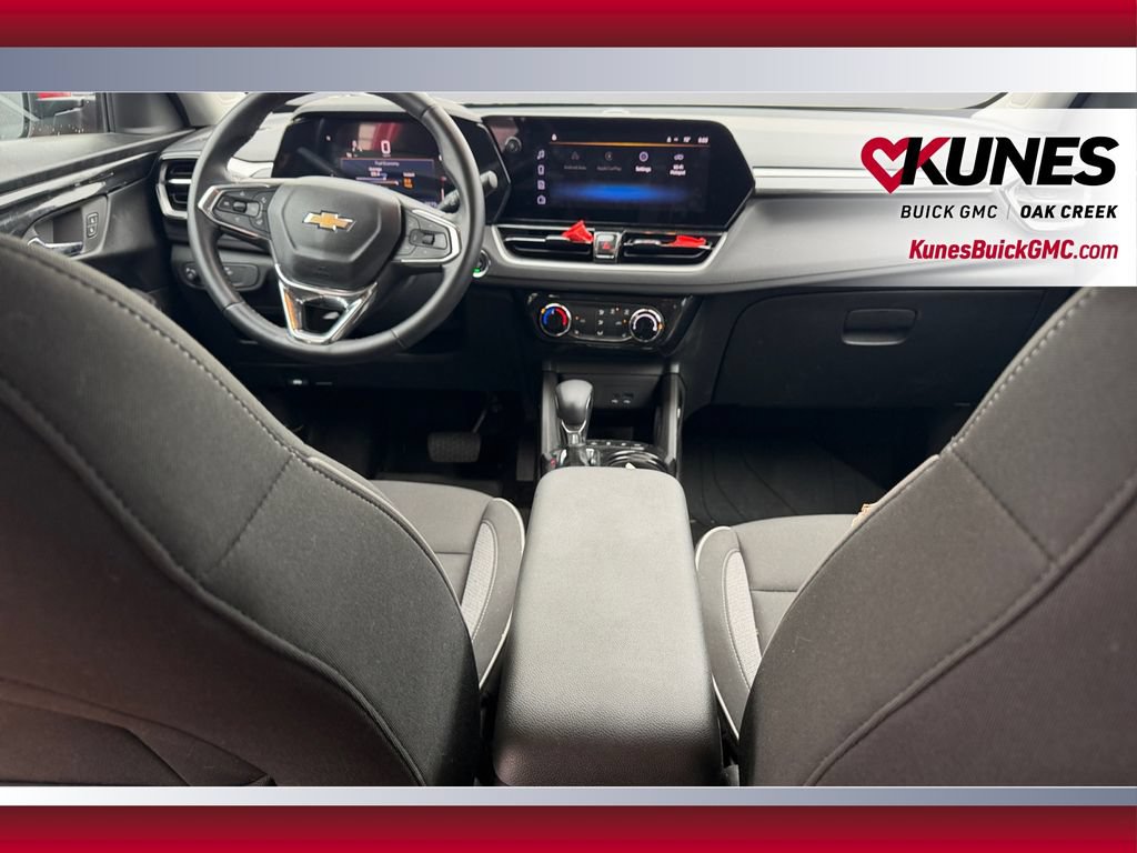 Used 2026 Chevrolet TrailBlazer LT w/ LT Cold Weather Package AWD/4WD image 24