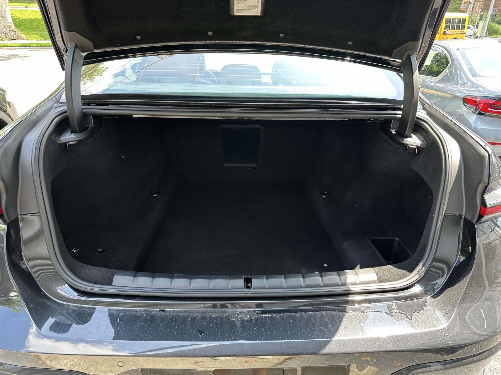 Used 2023 BMW 740i w/ Parking Assistance Package RWD image 10
