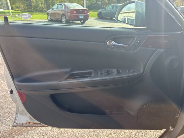 Used 2010 Chevrolet Impala LT FWD image 10