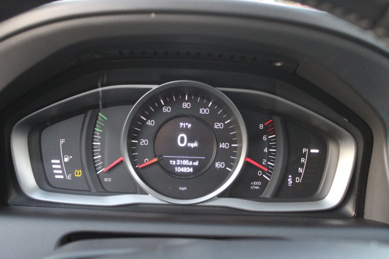 Used 2017 Volvo XC60 T5 w/ Tailgate Package image 16