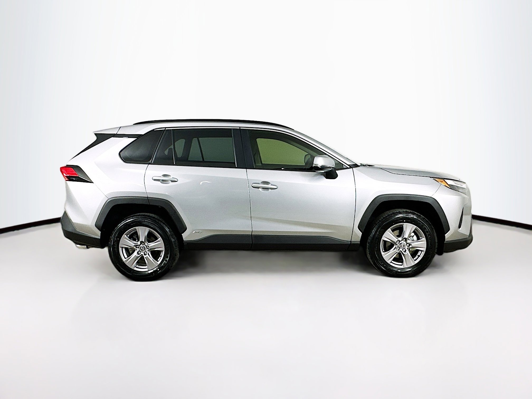 Used 2025 Toyota RAV4 XLE image 10