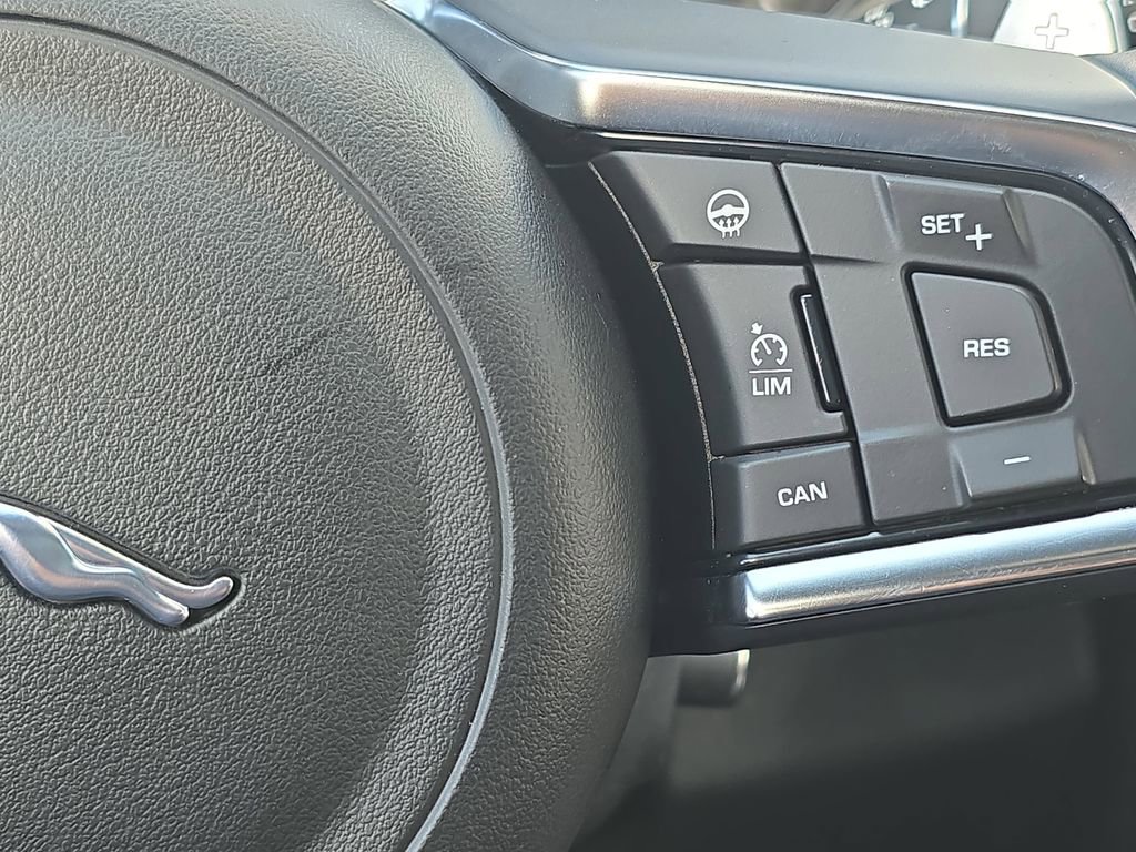 Used 2018 Jaguar F-PACE S image 21