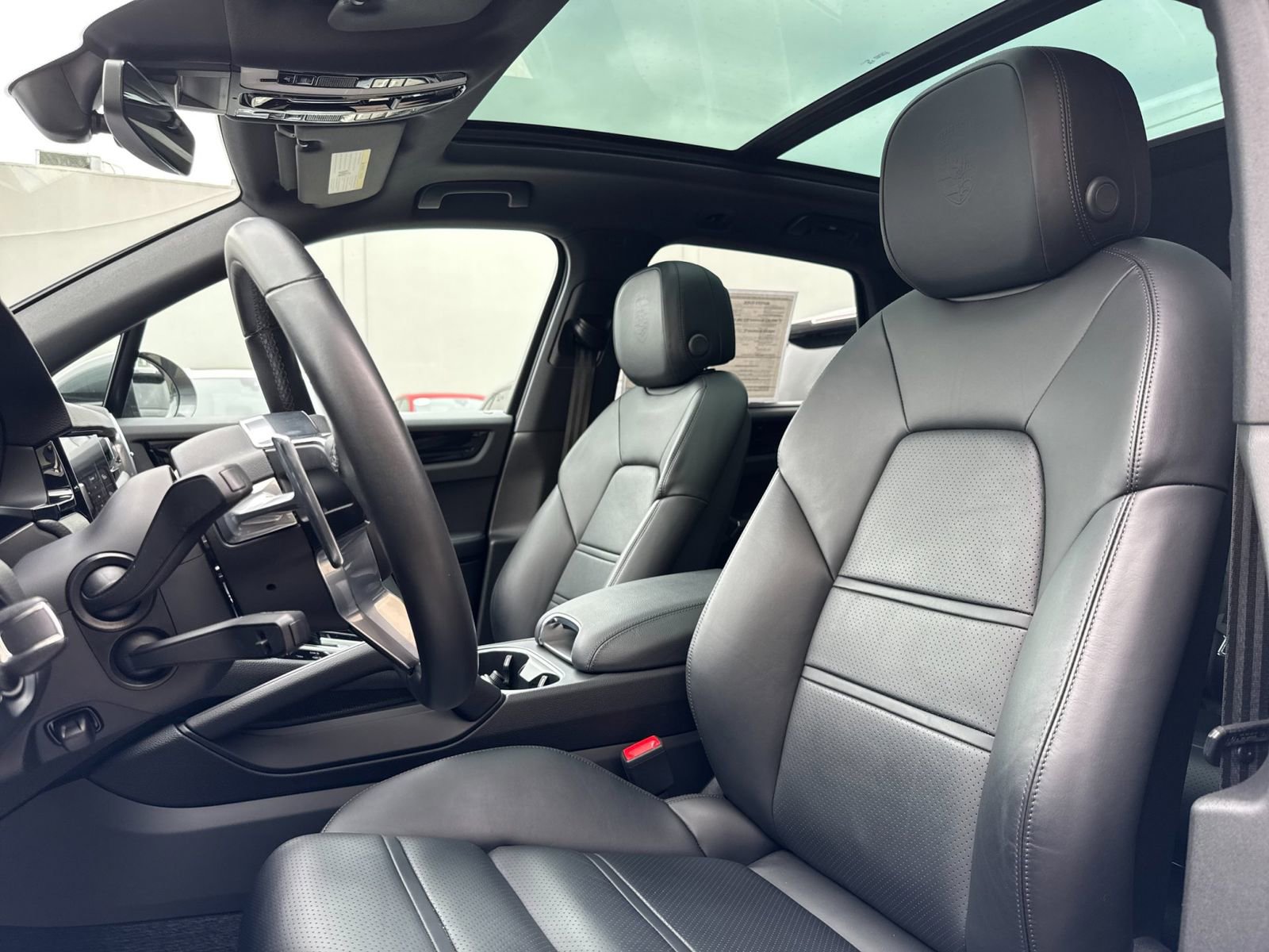 Certified 2023 Porsche Cayenne image 5