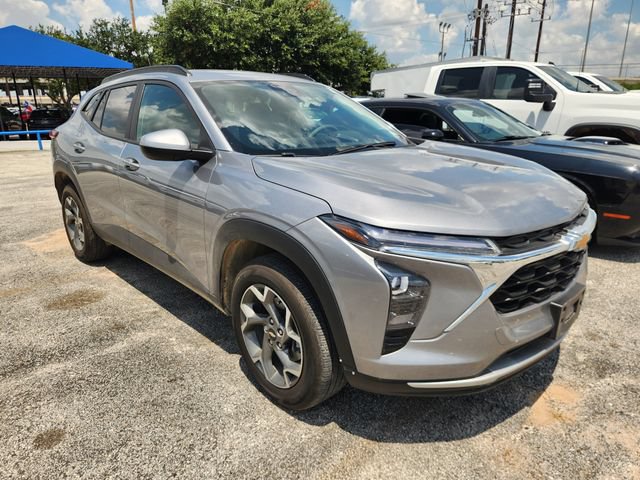 Used 2025 Chevrolet Trax LT