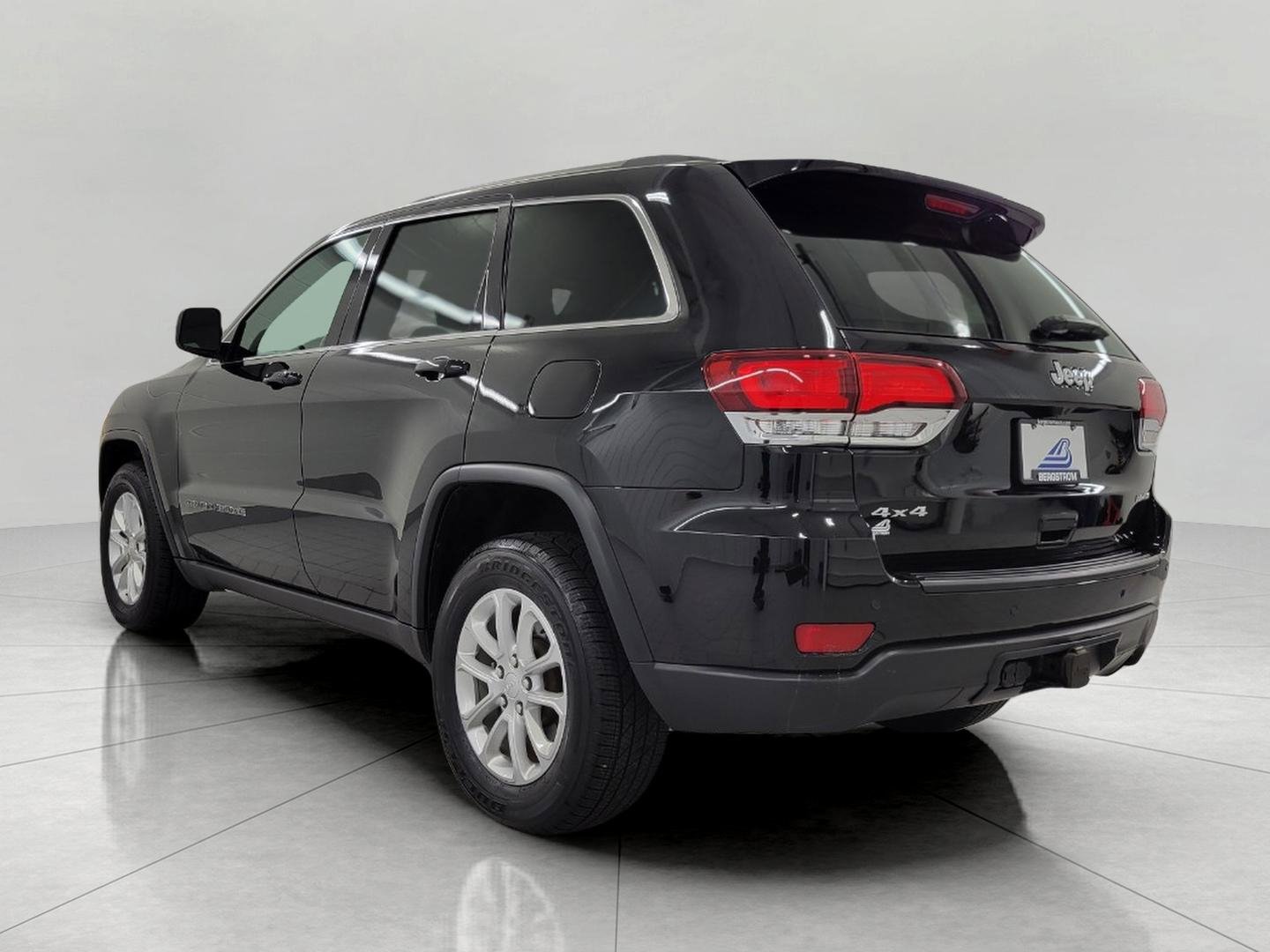 Used 2021 Jeep Grand Cherokee Laredo w/ Security & Convenience Group image 20